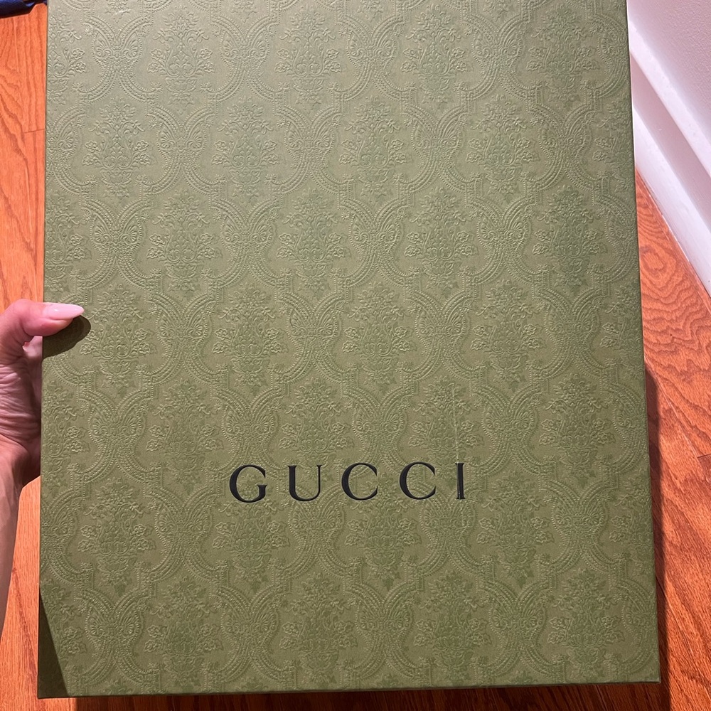 Gucci Olive Embossed Box